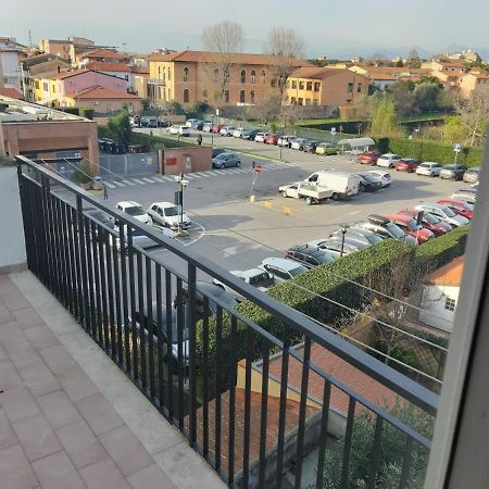 Sleep&Go airlines pisa Hotel Buitenkant foto